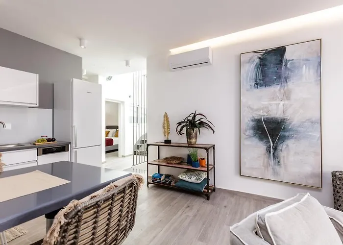 Kristin's Maisonette - Roof Terrace & Sauna *