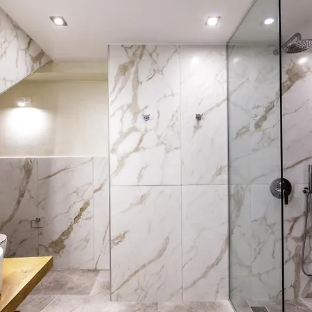 Kristin's Maisonette - Roof Terrace & Sauna Rethimnon