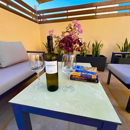 Kristin's Maisonette - Roof Terrace & Sauna 펜션 레팀노