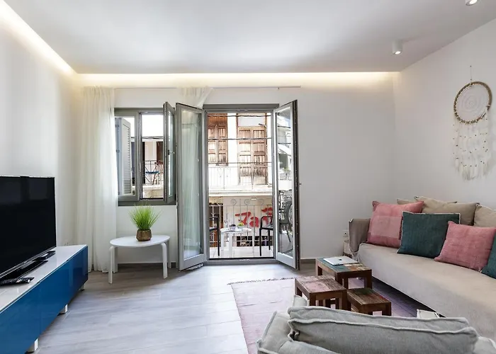 Tatil Evi Kristin's Maisonette - Roof Terrace & Sauna *