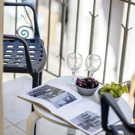 Kristin's Maisonette - Roof Terrace & Sauna Tatil Evi