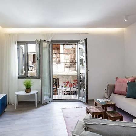 Tatil Evi Kristin's Maisonette - Roof Terrace & Sauna *